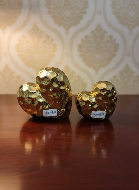 تحف قلب مائل مخرم ذهبي صغير