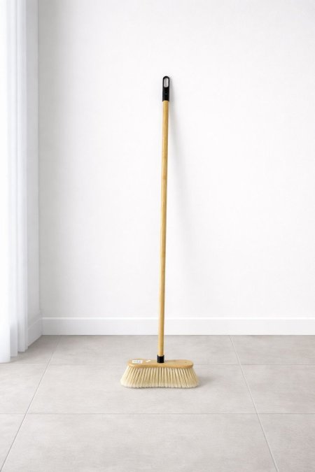 مكنسه بيضاوي خشب مع عصا