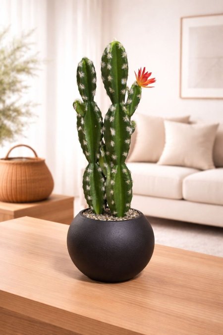 صبار شمعدان صناعي مزخرف.