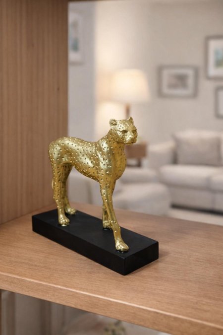 تحفة فهد مع قاعدة